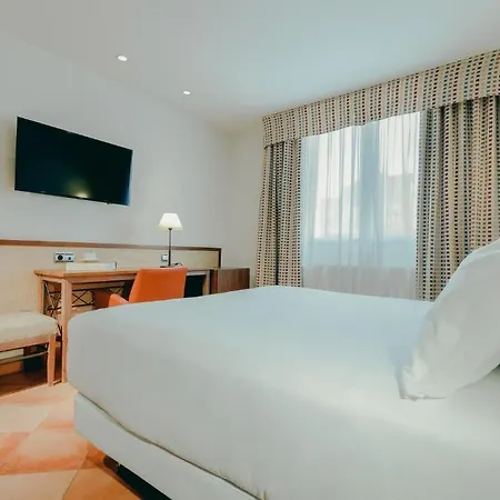 Готель Sercotel Renacimiento
