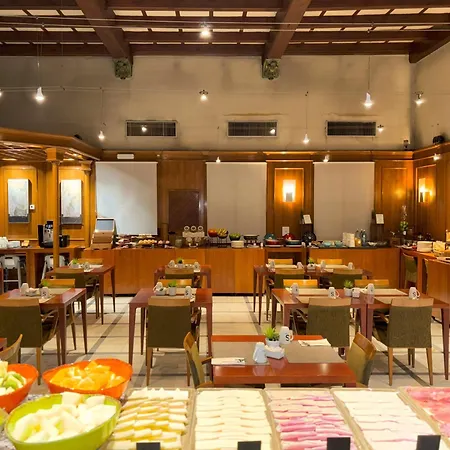 Отель Sercotel Renacimiento 4*
